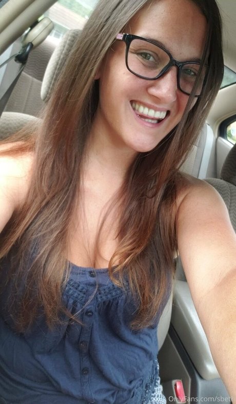 sbeth exclusive actress pic