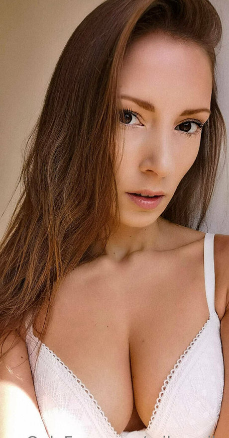 milunaig pornographic model archive