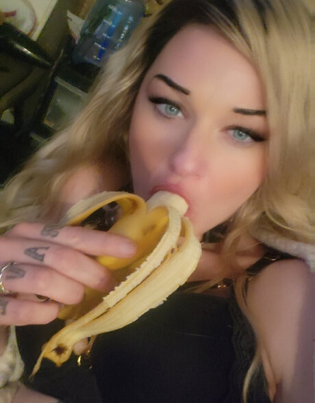 Naughtytopia naked pornstar gallery