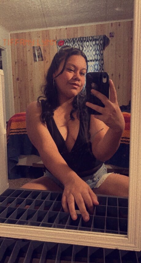 Its Lynn25 adult model archive