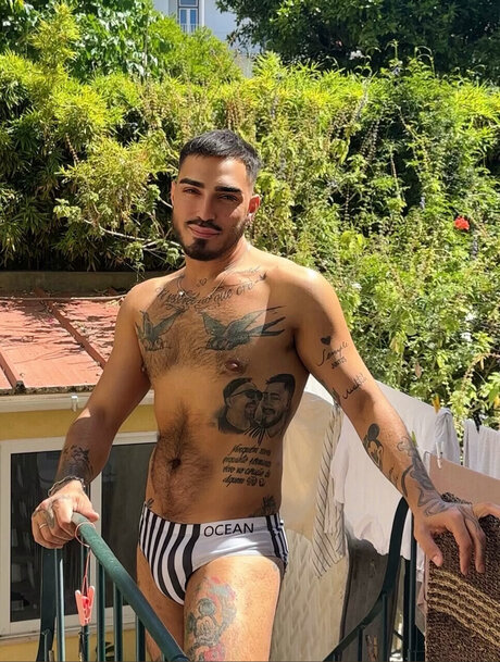 Andr Alexandre naked model img