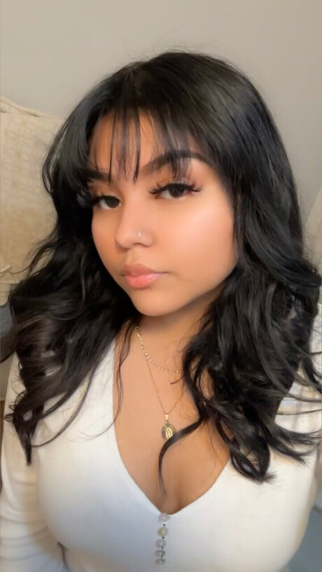 Leslie nude model photos