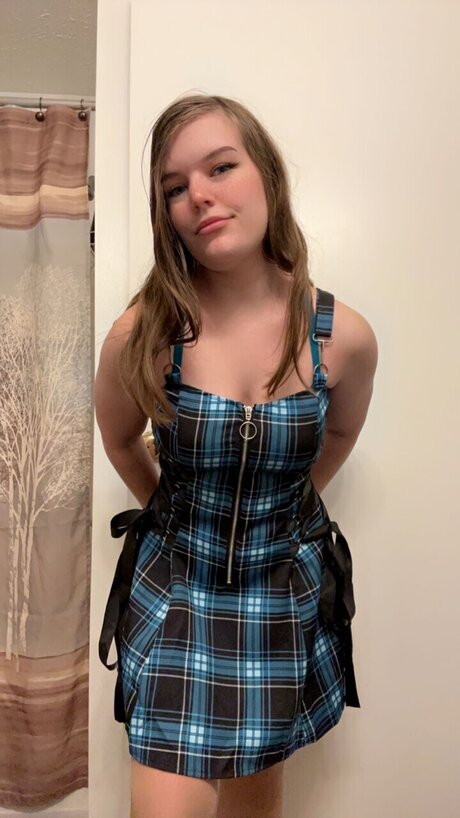 _Peachy Bella_ star hot image