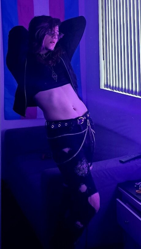 Aur0ra Loona star sexy pic