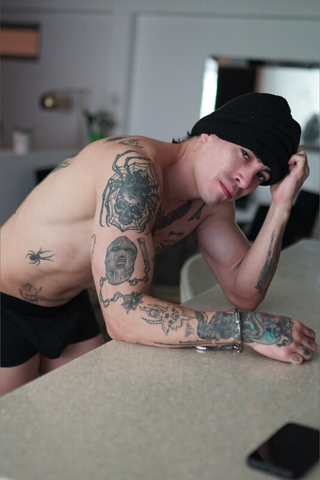 Eduardo Suave model top gallery