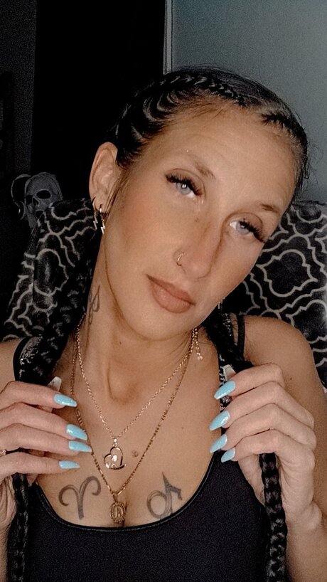 Whtlighting21 pornographic model images