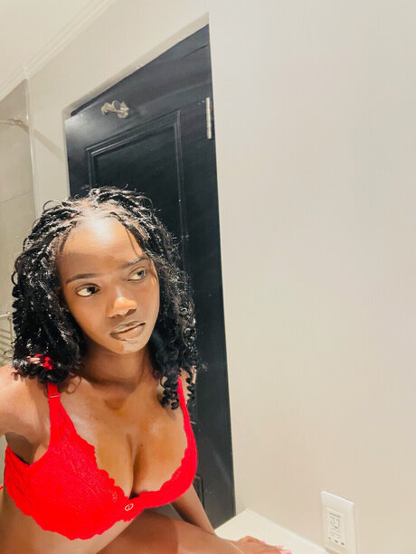 Petite Ari_ sex actress pic