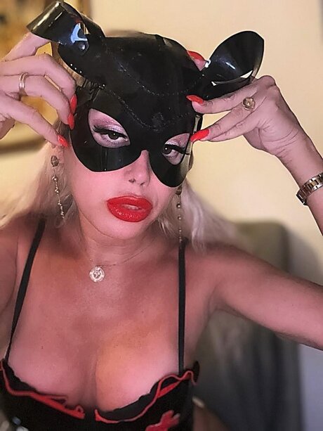 Masked TS XXL xxx star gallery