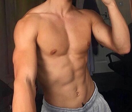 Ross MacBlain star pretty photo