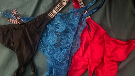 Muff thong star exclusive images