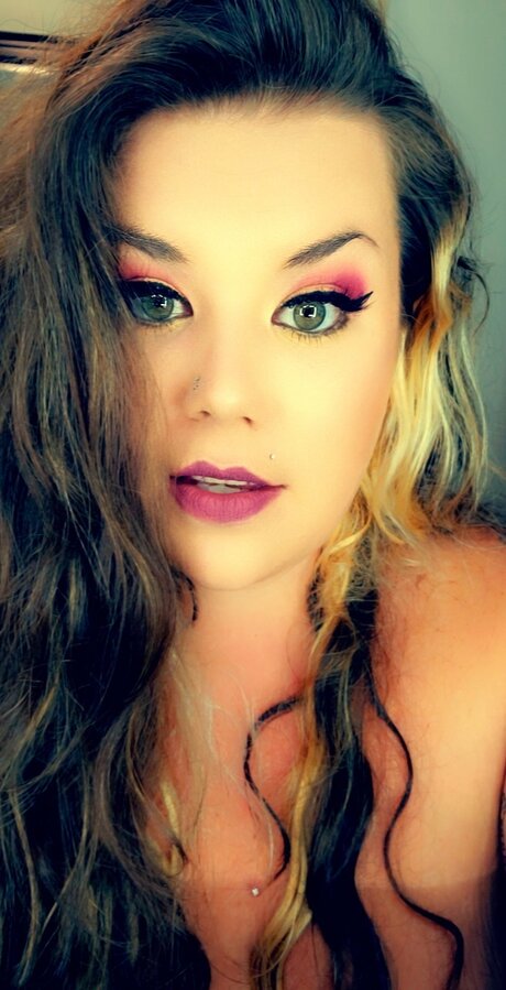 Nikki INK model adult picture