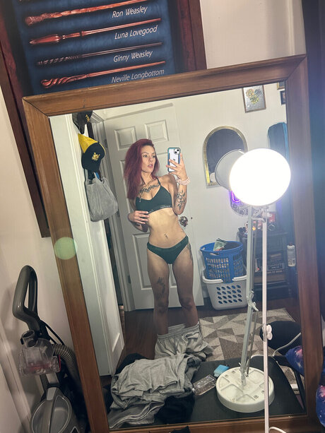 Emi Arche hd actress pic