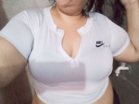 Elu curvi_ nudes pornstar pics