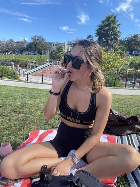 Charlie Harper hot actress gallery