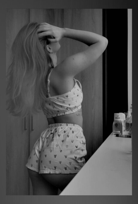 Bunny 19 years old_ pornographic star gallery