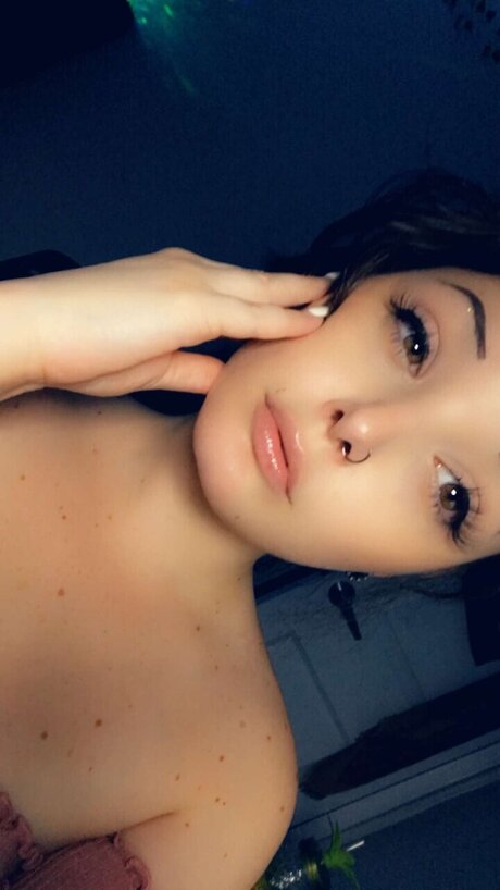 adira lyfe nice pornstar pictures