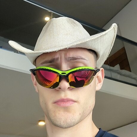 PATRIXIO Straight_ actress pictures