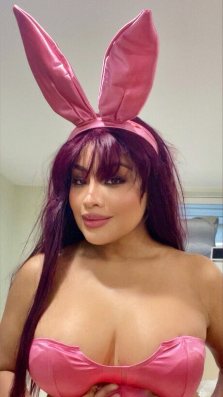 Mia Lit top star images