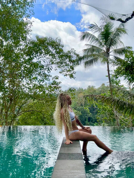 Asrai model best photos