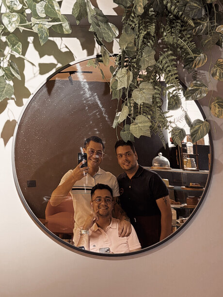 Trinovios Trieja Gay star archive