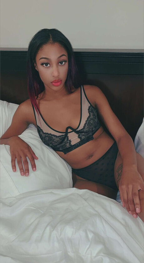 NunuBunny model pornographic images