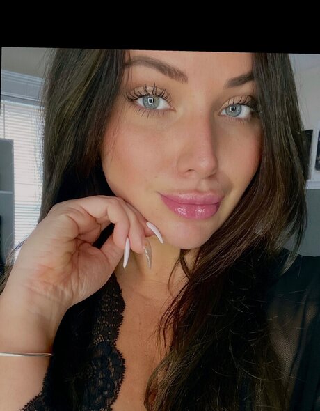 Riah xxx actress image