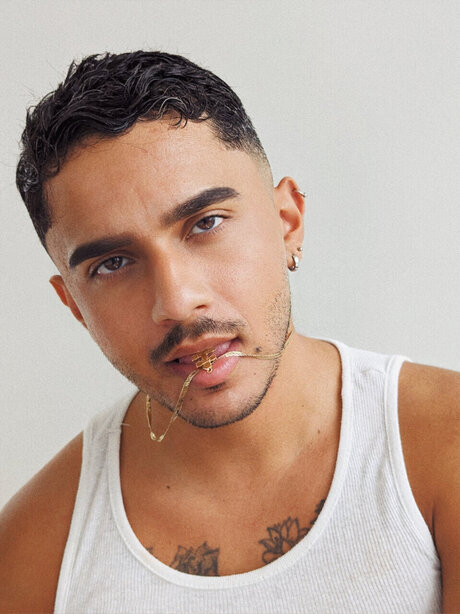 JAM model adult pictures