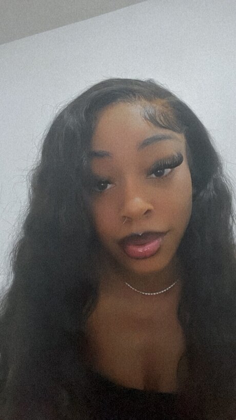 Yellow Mami pornstar perfect pic