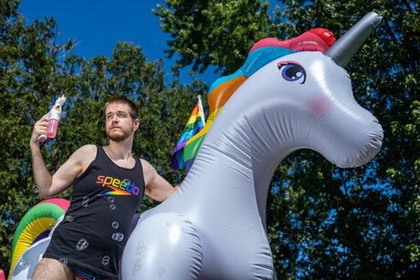 Arlon model pretty gallery