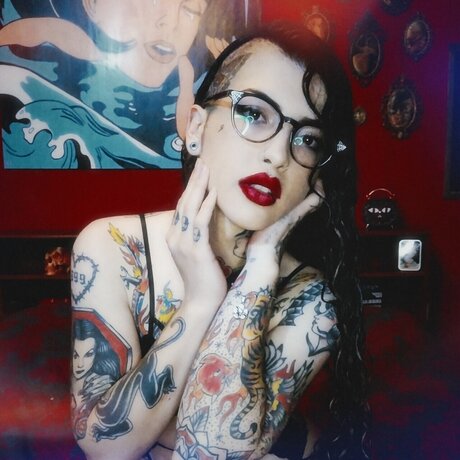 Dark Moon free actress pics