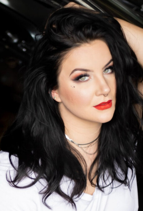 A MaddfoXXX star nude img