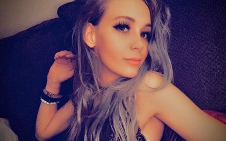 Risqu Vixenn model pornographic photos