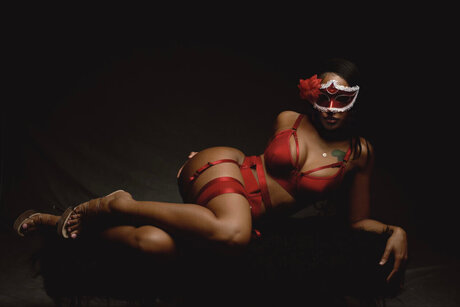 Honey Haze nude actress photos