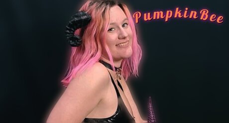 Pumpkin Bee pornstar naked pics