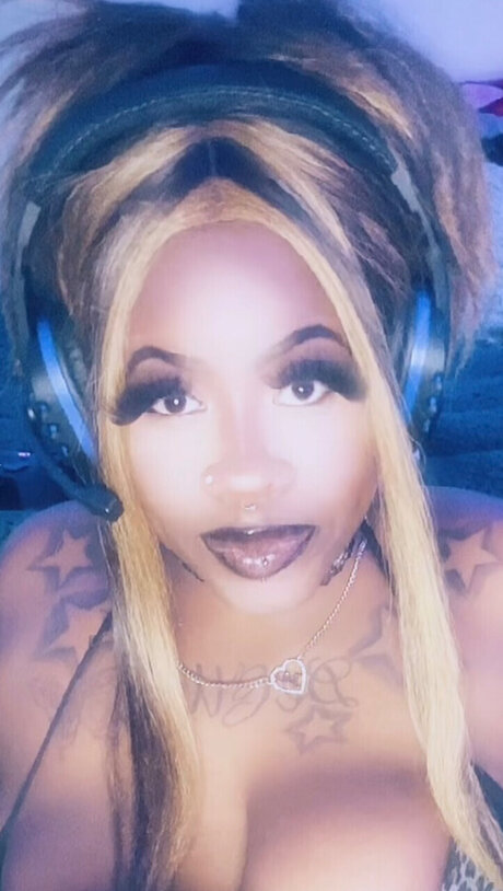 Daddy s Good Girl porn model image