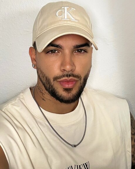 Yacsel Garcia adult model gallery