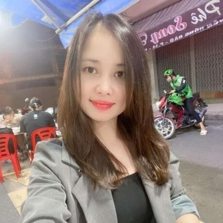 Th y Tr m Nguy n Ng c erotic star photo