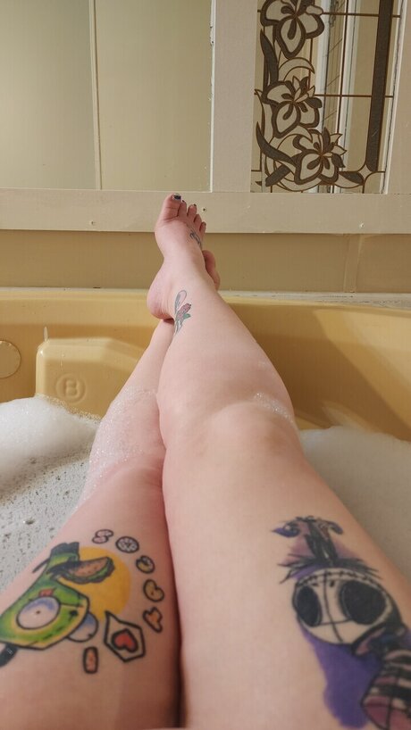 Straight Jacket Pretty perfect star pics