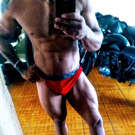 Jhonny model top image