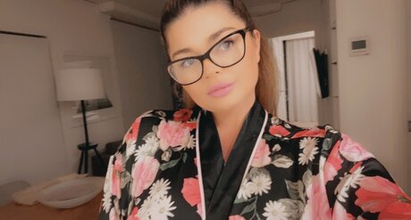 Victoria Please nude actress images