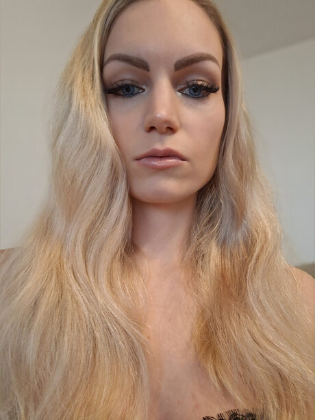 AxelleStar66 naked actress pics