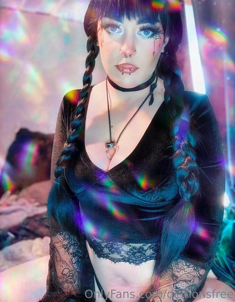 skinny shemale onlyfans top gallery