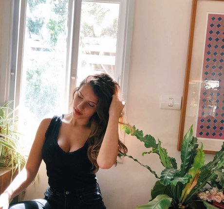 Yuval Hofesh star archive