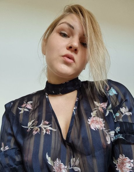 chloehoneyyy top model pics