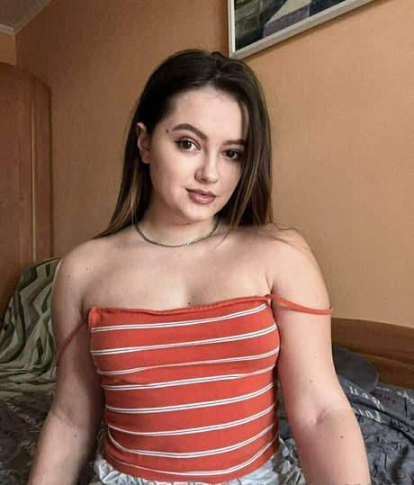 chloehoneyyy nudes actress images