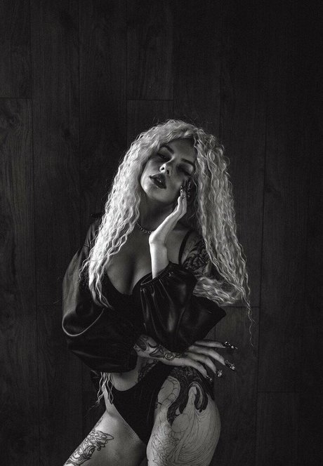 kendraa lane erotic pornstar gallery