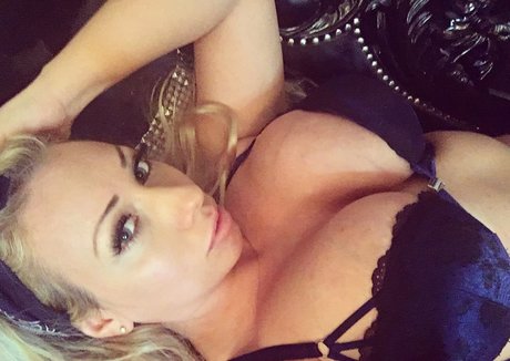 Iamjennashea erotic star photo