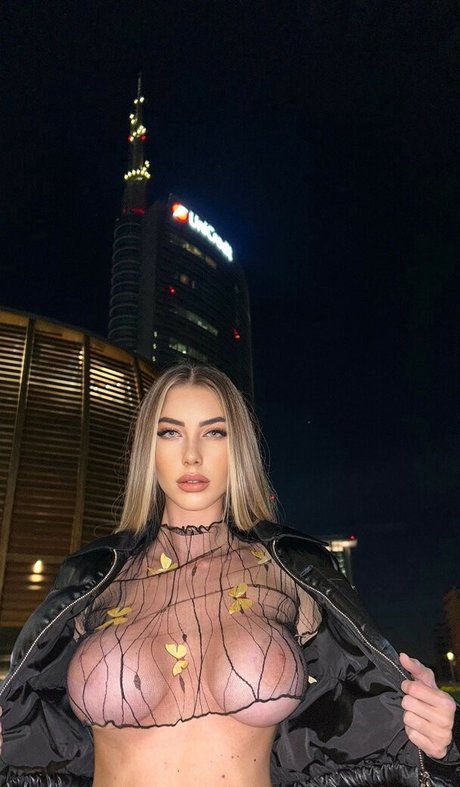 Eva Mentas model hd pics