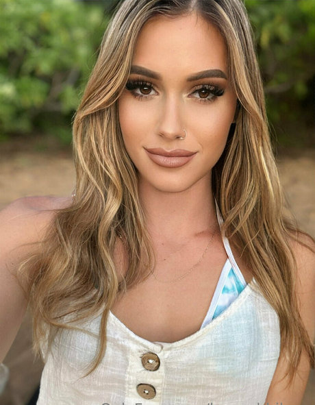 hannahhikess sex model pictures