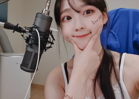 cum on glasses onlyfans pretty pics